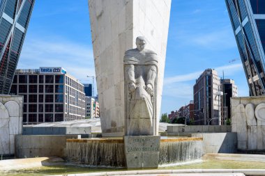 Madrid 'deki Plaza de Castilla Meydanı' nda Calvo Sotelo anıtı