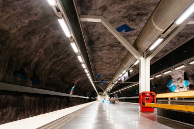 T-Centralen Stockholm metro istasyonu platformu