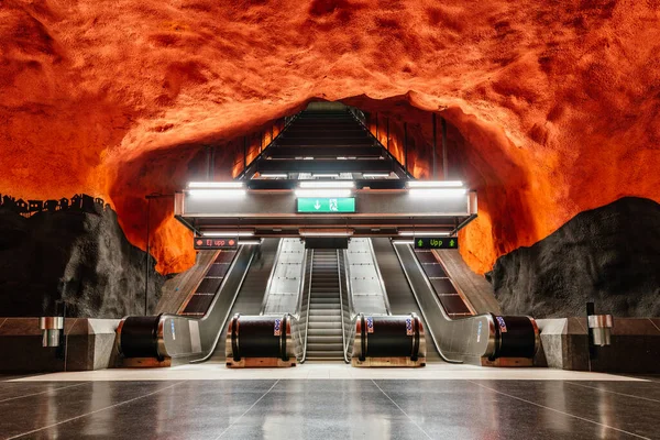 Escalera de la estación de metro T-Centralen Estocolmo —  Fotos de Stock