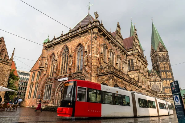 Tramway through the old market square in Bremen — Stock Photo, Image