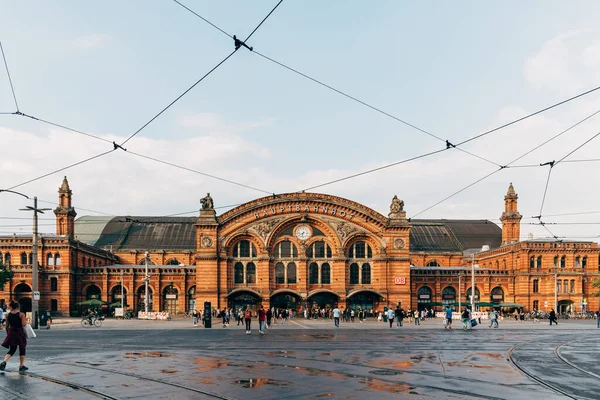 Exterior view of Bremen Central Station in the city of Bremen — Stock Photo, Image