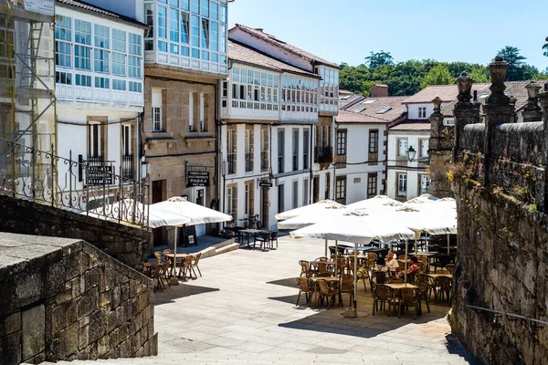 Restaurace s terasou v historickém centru Santiaga de Compostela — Stock fotografie