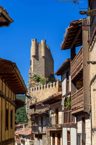 Vista panorámica del pueblo medieval de Frias — Foto de Stock
