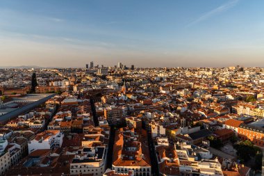 Madrid şehir merkezi günbatımında panoramik manzara