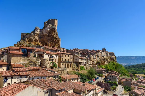 Vista panorámica de Frias, un pequeño pueblo pintoresco en Burgos — Foto de Stock