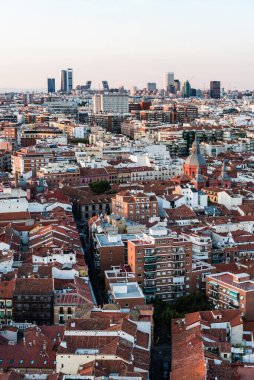 Madrid şehir merkezi günbatımında panoramik manzara