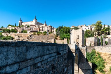 Toledo 'ya karşı Alcantara Köprüsü, Castilla La Mancha