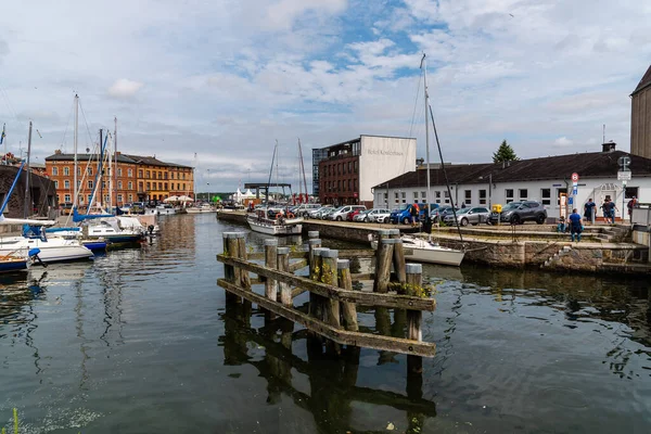The harbour of Stralsund with boats moored — Stock Photo, Image