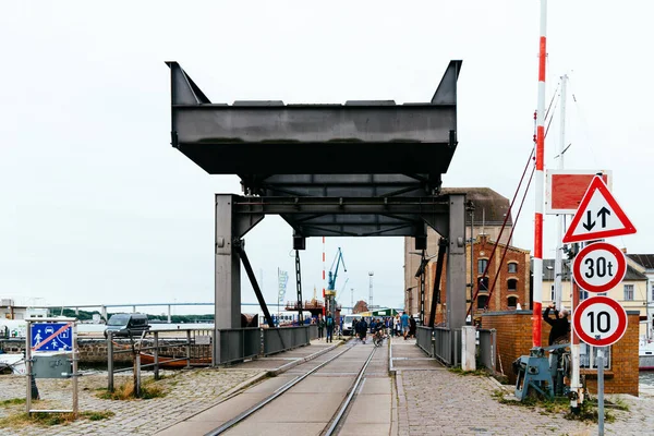 Stralsund 'un ticari limanının görüntüsü