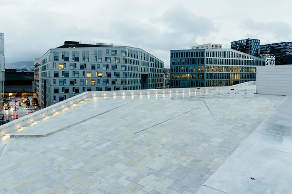 Immeubles résidentiels et de bureaux de luxe modernes à Oslo — Photo