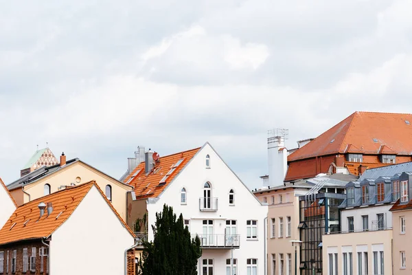 Paisaje urbano de la histórica ciudad europea, Wismar, Alemania — Foto de Stock