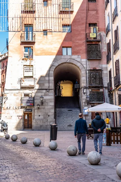 Straße Cava de San Miguel auf der Plaza Mayor von Madrid — Stockfoto