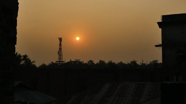 Silhouette Rooftop Sonnenuntergang Zeitraffer Sylhet Bangladesh Gegen Orangefarbenen Himmel Abgeriegelt — Stockvideo