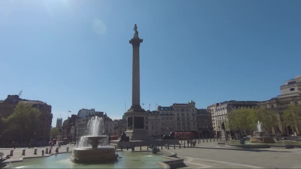 Trafalgar Square Nelson Column Clear Blue Skies Lockdown London Inglés — Vídeo de stock