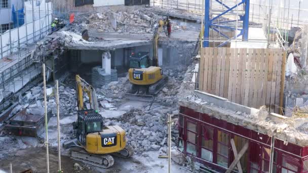 Pair Mini Excavators Top Ergon House Millbank London Locked — Stock Video