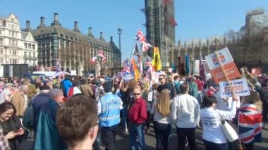 29 Mart 2019 'da Westminster, Londra' da Brexit 'te yapılan üçüncü oylamada parlamento dışındaki protestolara oy verin.