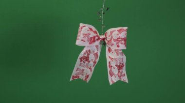Tinsel 'de sarkan Kardan Adam Tasarımlı Yılbaşı Kurdelesi. Yeşil Ekran, Kilitli