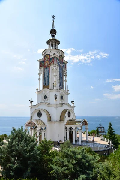 Храм Маяк Святителя Николая Чудотворца Крыму — стоковое фото