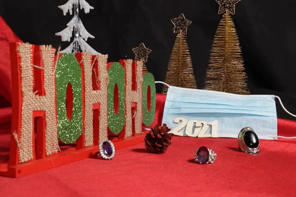 Рождественское Украшение Буквами Хохо 2021 Год Защитной Маской Коронавируса — стоковое фото