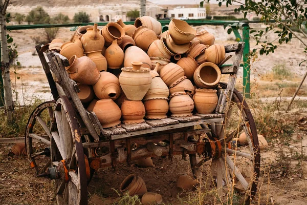 Turco Decoração Pote Barro Tradicional Roda Capadócia Com Fundo Paisagem — Fotografia de Stock