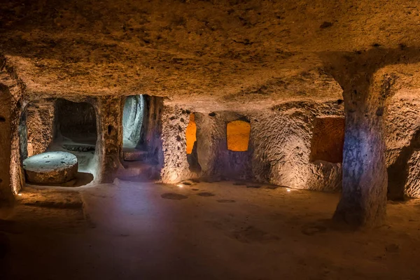 Explorez Derinkuyu Ancienne Grotte Souterraine Plusieurs Niveaux Cappadoce Voyage Turquie Photos De Stock Libres De Droits