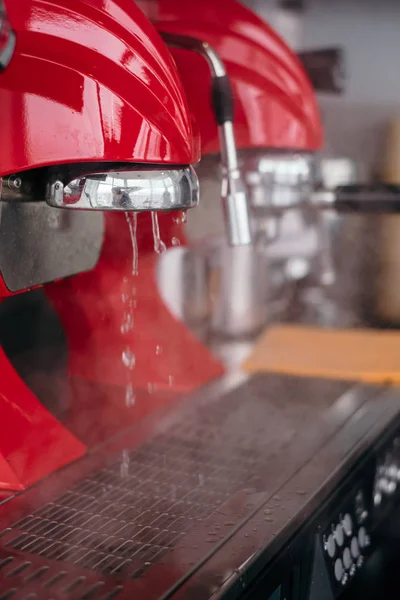 Machine à café rétro rouge — Photo