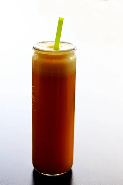 Jus Orange Pur Dans Verre Avec Une Paille — Photo