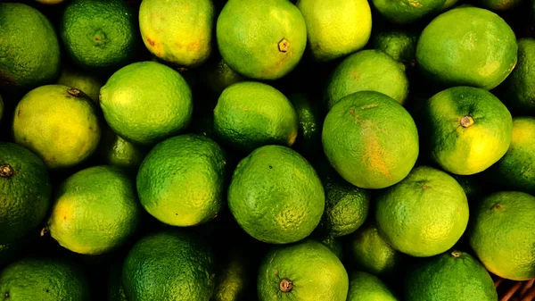 Piyasadaki Lime Yığını — Stok fotoğraf