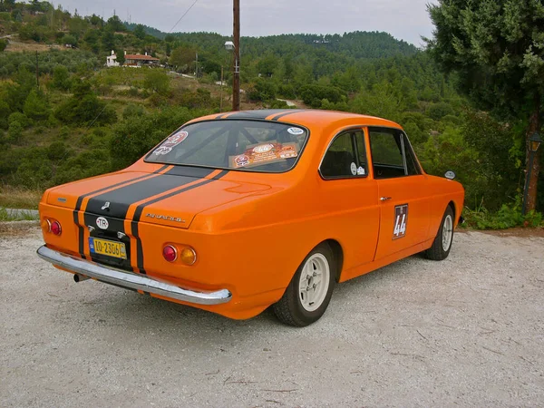 2009年9月25日 ギリシャのカバラ クラシックトルコ車アナドルA1クーペ1970年の 北ギリシャの古典的な集会中に — ストック写真