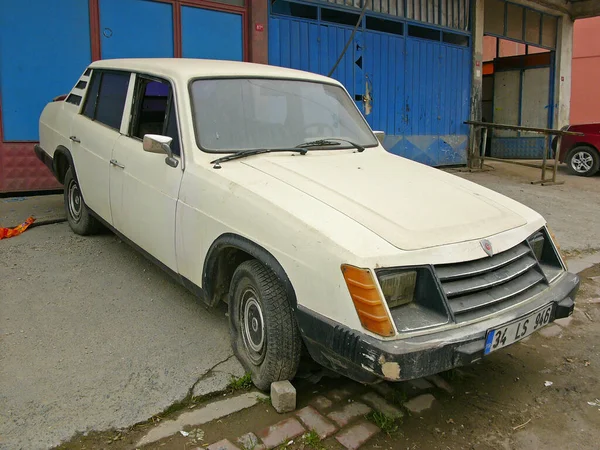 Istanbul Turkey April 2011 Abandoned Turkish Made Anadol Model 1981 — Stock Photo, Image