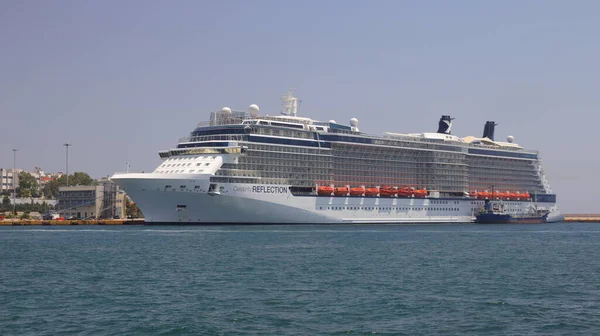 Piraeus Greece Липня 2018 Рефлекція Знаменитостей Компанії Celebrity Cruises Пристикована — стокове фото