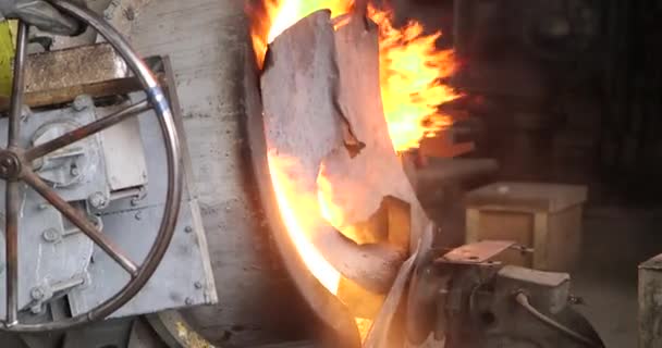 Fabrikada Metal Eritme — Stok video