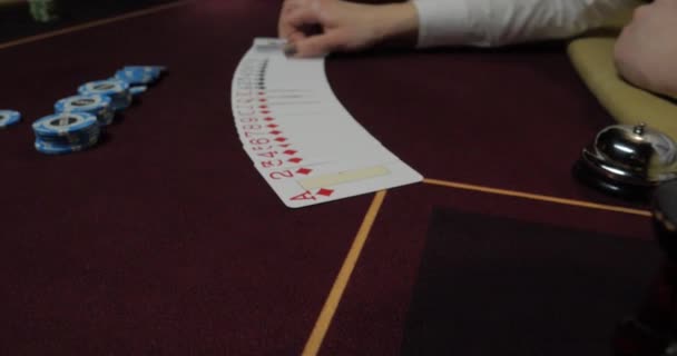 Casino Oyun Kartlarının Dağıtımı — Stok video