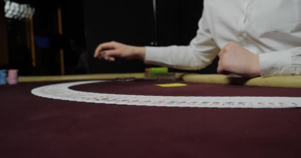 Casino Verteilung Von Spielkarten — Stockvideo