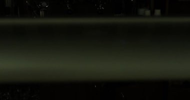 Kahve makinesinde kapuçino yapmak.