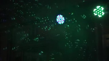 Bir kulüpte Red Mirrorballs - yakın çekim