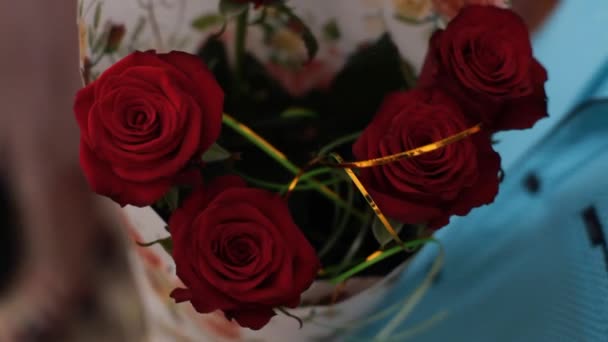 玫瑰背景的花束 — 图库视频影像