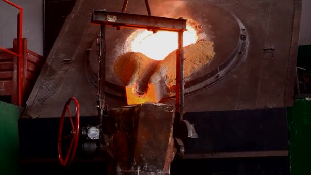 Fundición Derrame Metales — Vídeo de stock