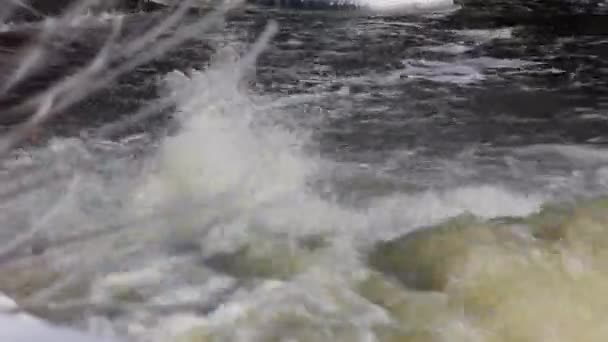 Vagues Sur Lac — Video