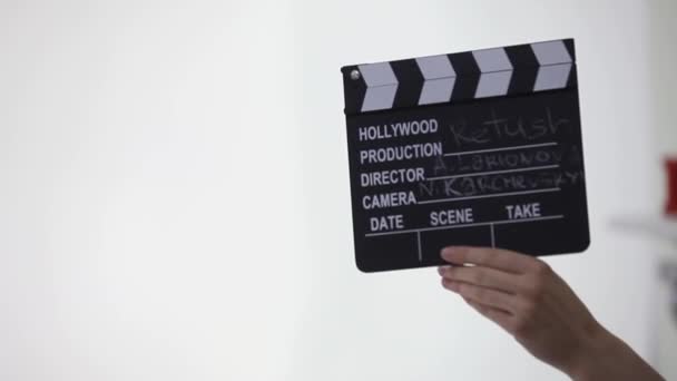 Clapperboard Untuk Mulai Syuting Studio — Stok Video