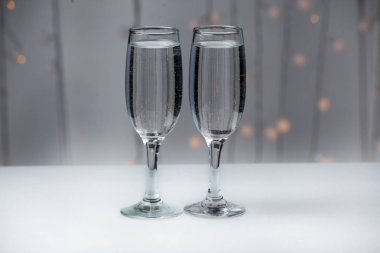 Aydınlatma arka plan üzerinde Gözlük