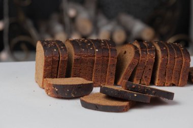 Dilimlenmiş kahverengi ekmek arka plan