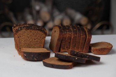 Dilimlenmiş kahverengi ekmek arka plan