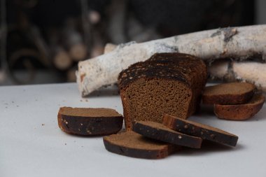 Dilimlenmiş kahverengi ekmek arka plan