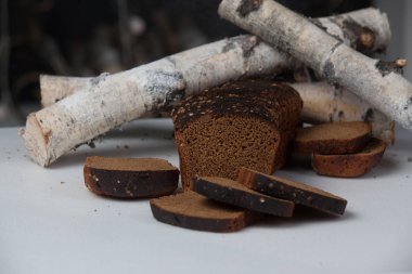 Dilimlenmiş kahverengi ekmek arka plan