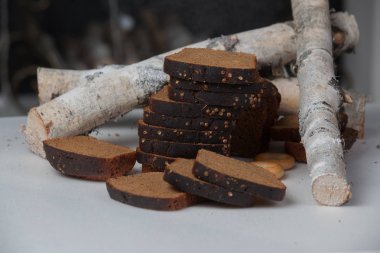 Dilimlenmiş kahverengi ekmek arka plan