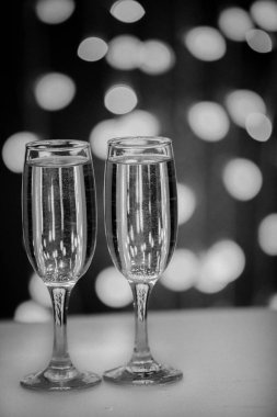 Aydınlatma arka plan üzerinde Gözlük