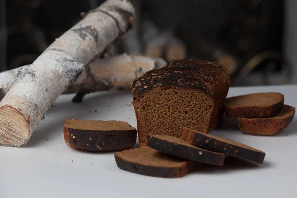 Dilimlenmiş kahverengi ekmek arka plan