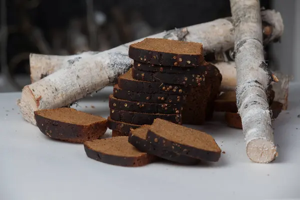 Dilimlenmiş kahverengi ekmek arka plan