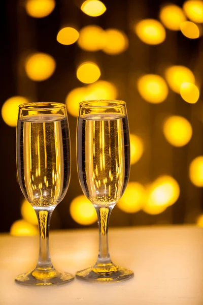 Aydınlatma arka plan üzerinde Gözlük